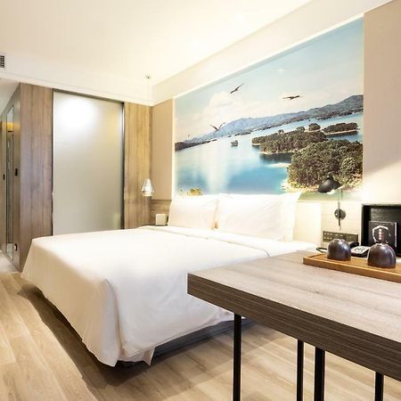 Atour Hotel Maoming Exteriör bild