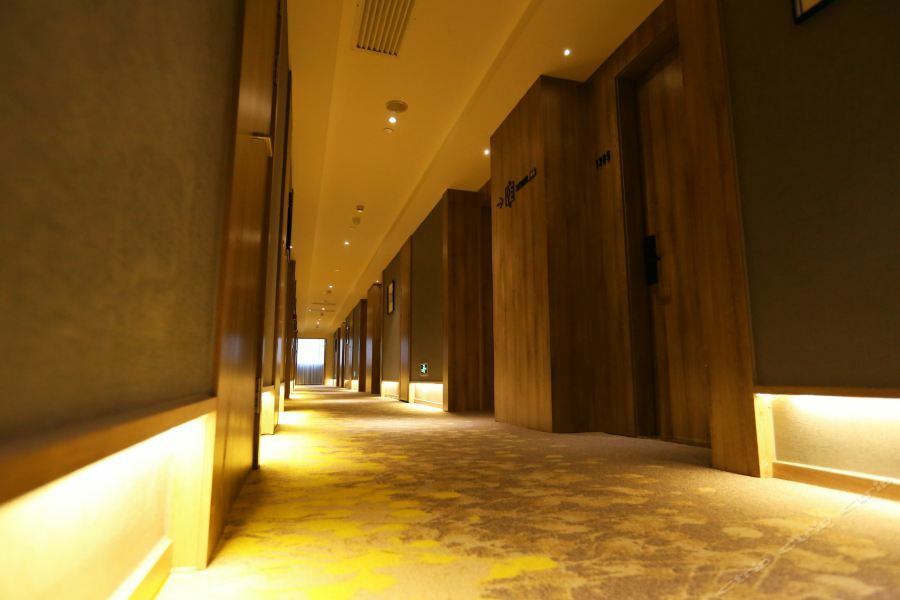 Atour Hotel Maoming Exteriör bild